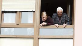 El horror que se vive en algunas residencias de ancianos de España por la crisis por el coronavirus