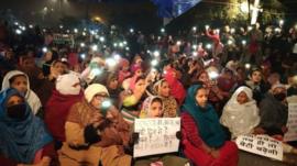 शाहीन बाग़ः प्रदर्शन ख़त्म करने के एलान के बाद भी धरना जारी
