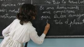 La historia de la maestra que prepara a sus alumnos 