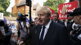 Por que provável vitória de Boris Johnson tem levado a ameaças de renúncia no Reino Unido
