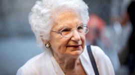 A sobrevivente do Holocausto de 89 anos que terá escolta policial após ser ameaçada na Itália
