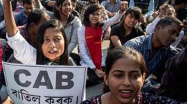 नागरिकता क़ानूनः विरोध की अगुवाई करने वाले असम में क्या हो रहा है?