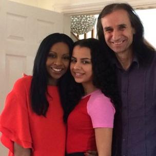 Anoushka with her mother, Anjula, and father, Roy