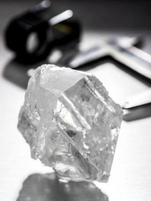 இந்த வைரம் 2.5 முதல் 3 பில்லியன் ஆண்டுகலுக்கு முன்பு உருவானது.