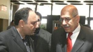 محمد سعیدی در کنار محمد البرادعی مدیرکل وقت آژانس بین المللی انرژی اتمی