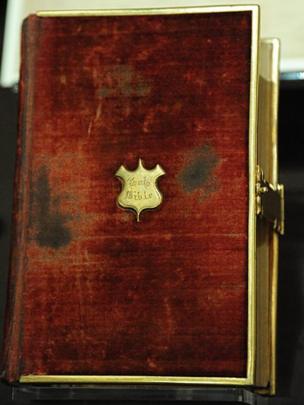 La Biblia que utilizó Abraham Lincoln para juramentarse como presidente de Estados Unidos hace 156 años.