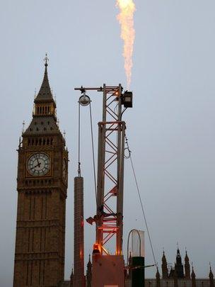 Greenpeace activists installed a life-like 33ft (10m) fracking rig