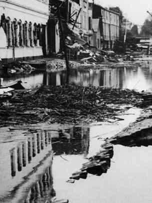 Destrozos tras el terremoto de Valdivia, Chile, en 1960.