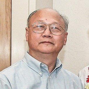 Tác giả Nguyễn Quốc Khải là cựu chuyên viên kinh tế và tham vấn của Ngân Hàng Thế Giới