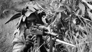 A nationalist Rhodesian fighter trains in the South of Rhodesia (05 May 1975)