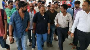 घायलों से मुलाकात करने पहुंचे झारखंड के मंत्री सीपी सिंह
