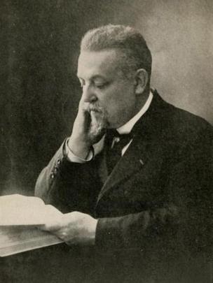 Black and white portrait of Émile Boirac