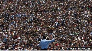 Obama speaks to 75,000 people in Oregon in 2008