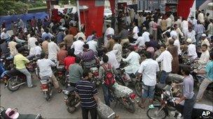 Queues at Karachi petrol station