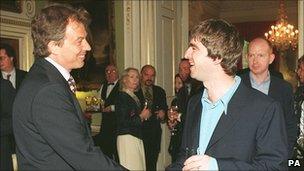 Tony Blair and Noel Gallagher at Downing Street in 1997