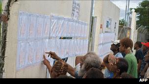 Voters checking voting lists in Honiara, Solomon islands 4 August 2010