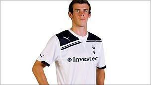 Spurs player Gareth Bale in the Investec branded home shirt