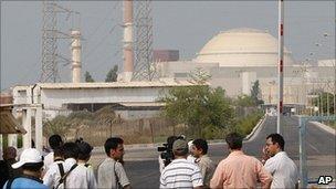 Media at the gates of the Bushehr nuclear power station 20 Aug 2010