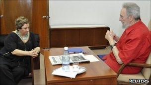 Fidel Castro talking to the Mexican journalist Carmen Lira, 30 August 2010