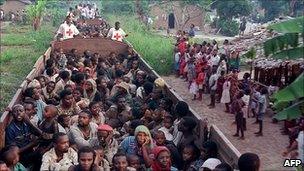 Rwandan Hutu refugees returning from Zaire (7 May 1997)