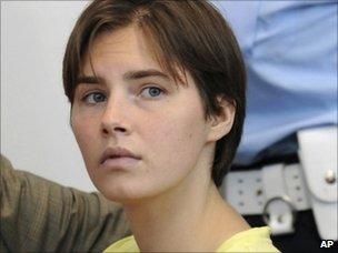 Amanda Knox in court (1 June 2010)