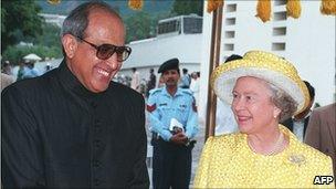 Farooq Leghari with Queen Elizabeth II in 1997