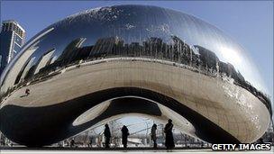 The famous Cloud Gate statue in Chicago