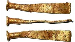 Part of Late Bronze Age gold pennular ribbon bracelet found at Syon Park. Copyright: Museum of London