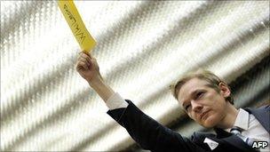 Wikileaks founder Julian Assange at a UN panel, Geneva (5 November 2010)