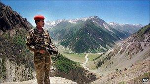 Indian soldier in Kashmir