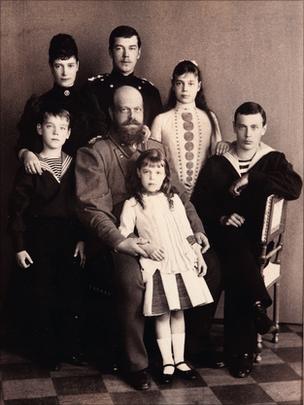 Last Emperor Nicholas II with his family Russian Romanov Royalty Postcard 