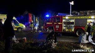 Oxford Tube bus crash on M40