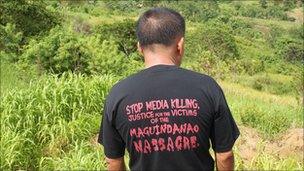 A journalist at the site of the Maguindanao massacre