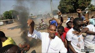 Protests in Bouake, in central Ivory Coast, 4 December 2010.