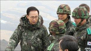 Lee Myung-bak at the Demilitarised Zone on 26 Dec