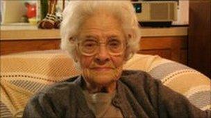 Last known Lusitania survivor, 95, dies - BBC News