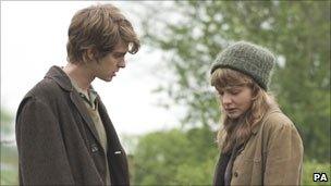 Andrew Garfield and Carey Mulligan in Never Let Me Go