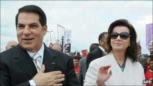 Ousted Tunisian President Zine al-Abidine Ben Ali (l) and his wife Leila