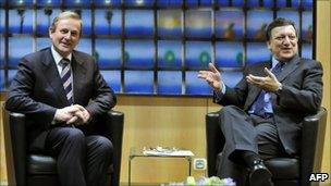 Fine Gael's Enda Kenny (left) with European Commission President Jose Manuel Barroso in Brussels, 1 February