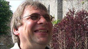 Staffordshire radio host Sam Plank dies - BBC News