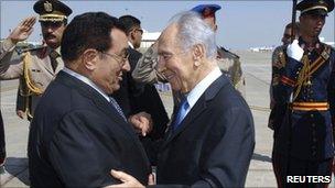 Egyptian President Hosni Mubarak and Israeli President Shimon Peres in Sharm el-Sheikh - photo October 2008