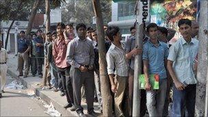 Bangladeshis queue for World Cup tickets
