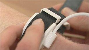 New blood pressure device worn on wrist
