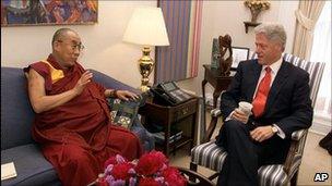 The Dalai Lama meets President Bill Clinton on 20 June 2000
