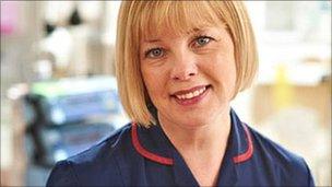 Bolton bereavement nurse wins Nurse of the Year title - BBC News