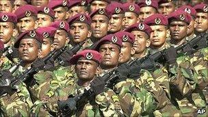 Sri Lanka students fight military training scheme - BBC News