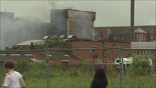 Lisburn Hilden Mill fire 'started by vandals' - BBC News