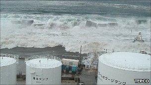 Tsunami waves hits Fukushima Daiichi power plant (11 March)