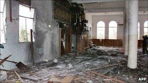 Damage to the mosque in the presidential palace in Sanaa where President Ali Abdullah Saleh was wounded - 4 June 2011