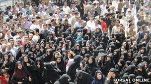 Crowd of women protesters outside Khomeinishahr courthouse